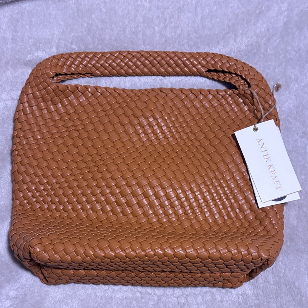 Antik Kraft.. Caramel Woven Bag w Magnetic Closure & 6x8 In. Zippered pouch